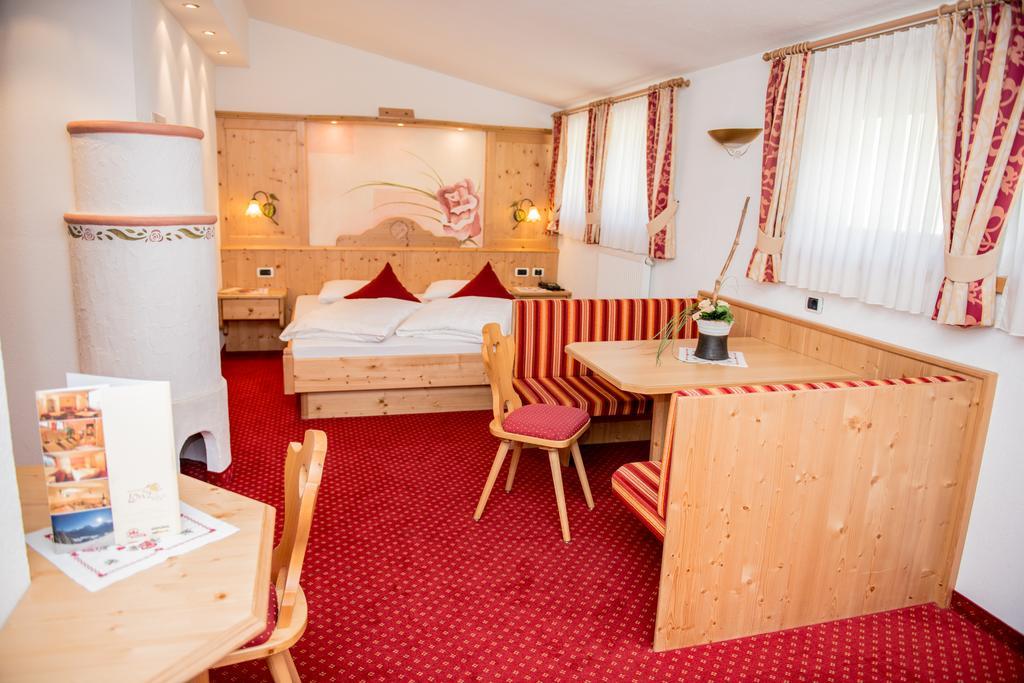 Hotel Löwe Innichen Buitenkant foto